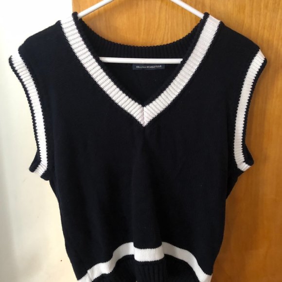 Brandy Melville Adelyn Vest - Picture 2 of 5